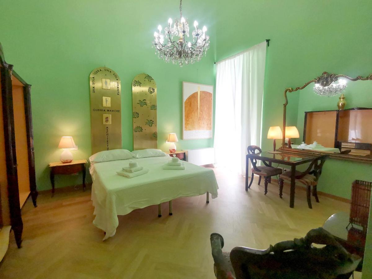 Speciale Tarshito Guesthouse Bari Eksteriør billede