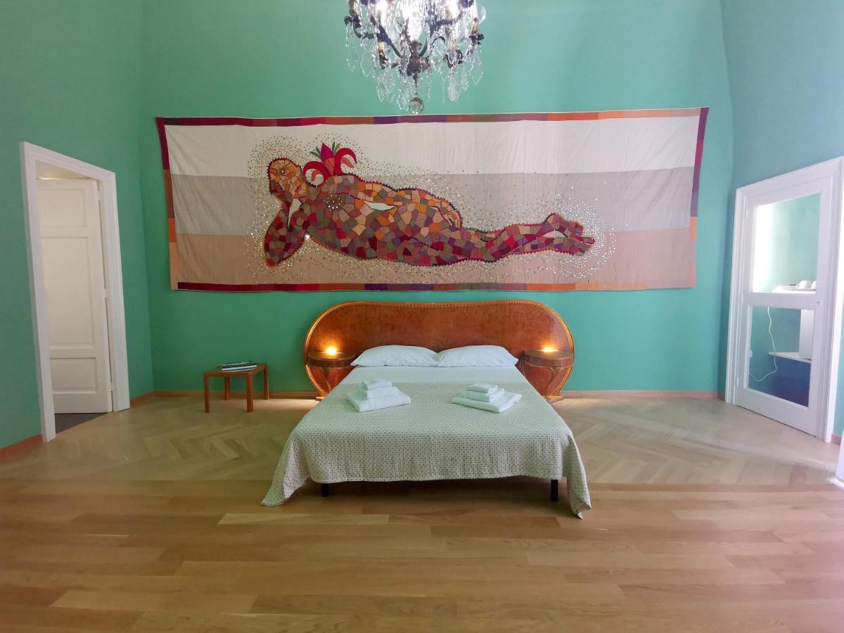 Speciale Tarshito Guesthouse Bari Eksteriør billede