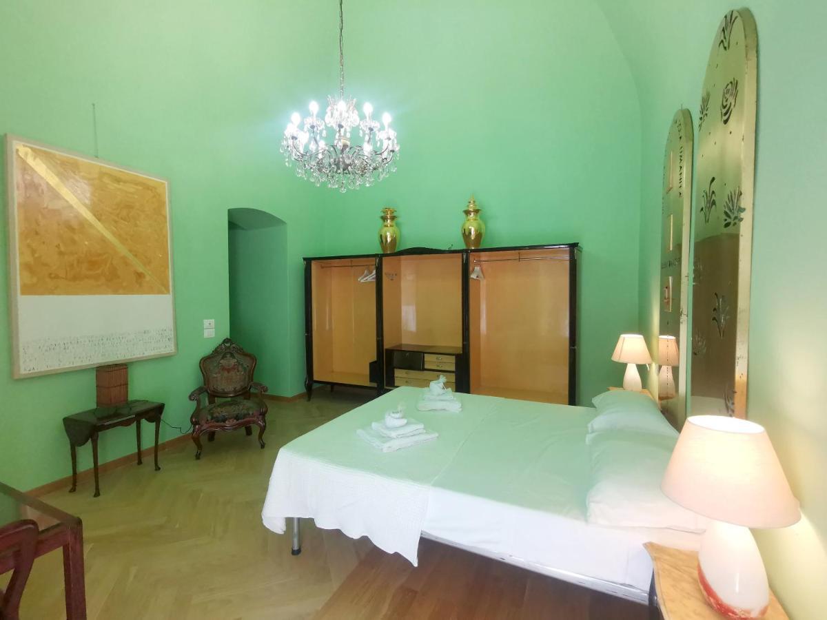 Speciale Tarshito Guesthouse Bari Eksteriør billede