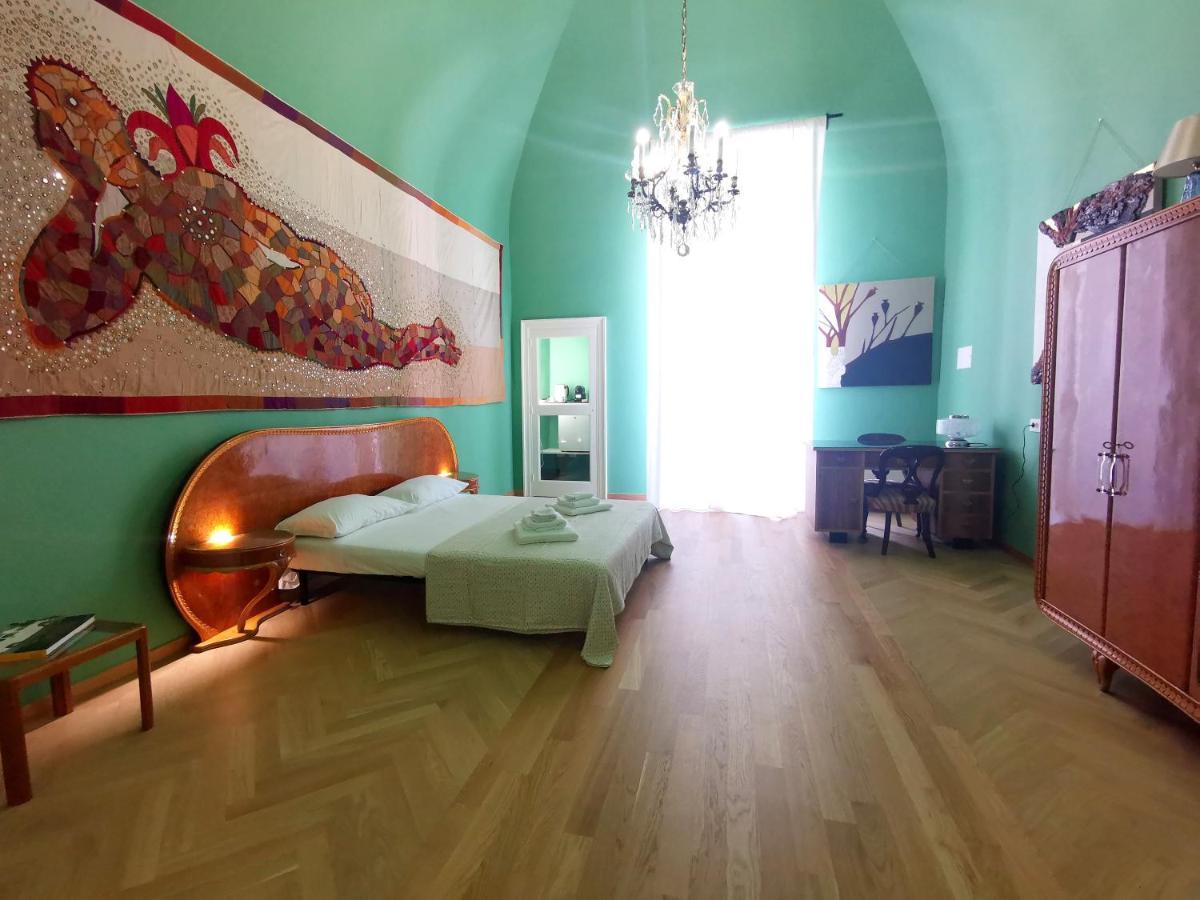 Speciale Tarshito Guesthouse Bari Eksteriør billede
